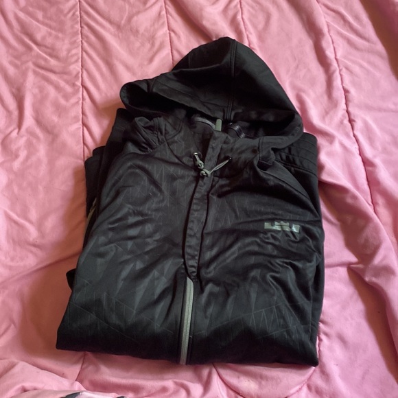 Lebron zip up - Picture 2 of 2